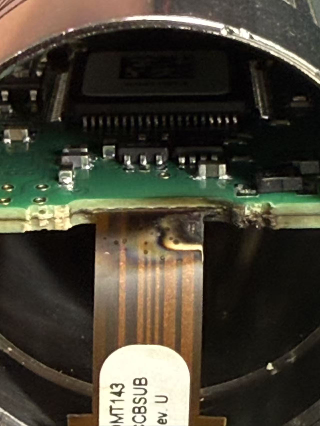 維薩拉露點(diǎn)儀DMT143電路板燒黑的可能原因？